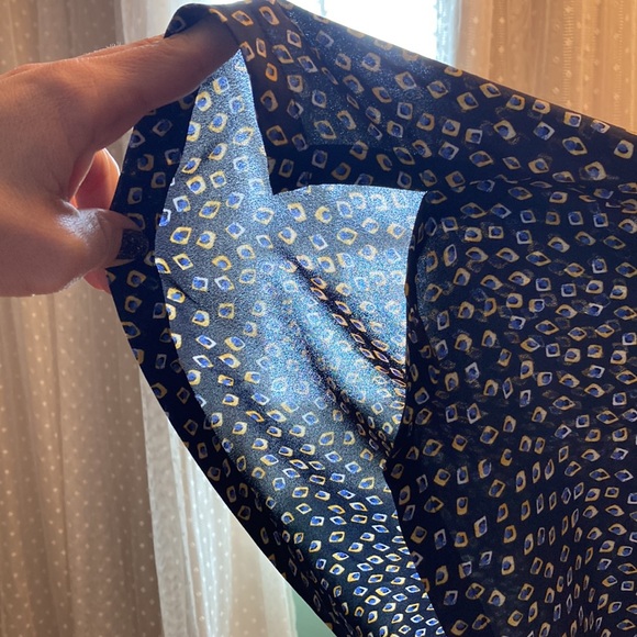 LOFT off the shoulder top. Women’s size small. Navy patterned - Picture 3 of 7